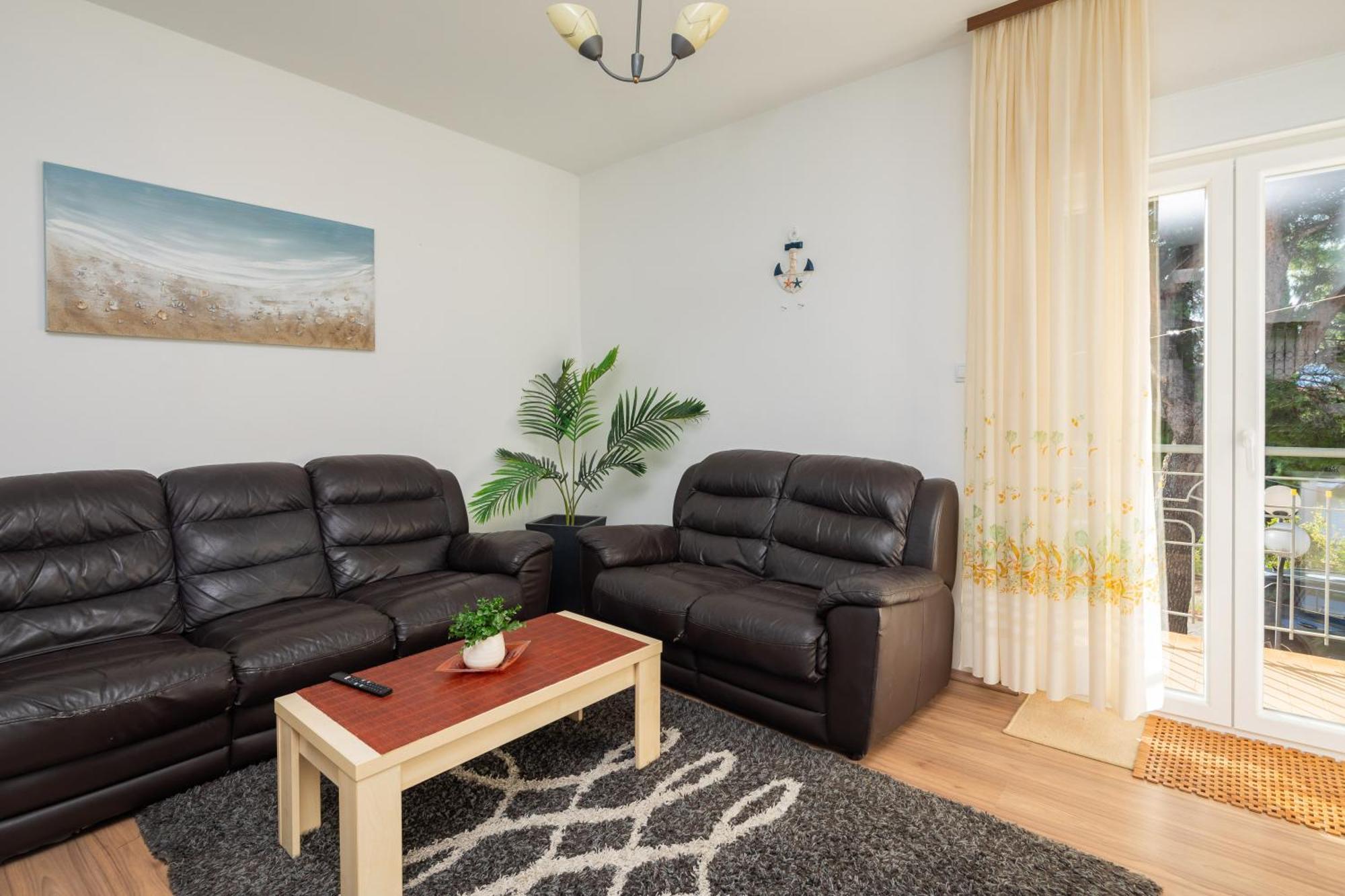 Urban Edge - Beach Apartments Omiš Exterior foto
