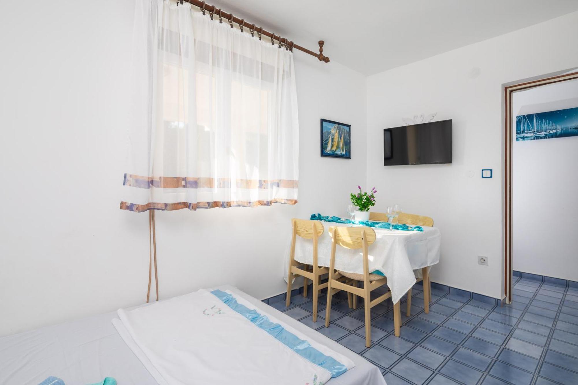 Urban Edge - Beach Apartments Omiš Exterior foto