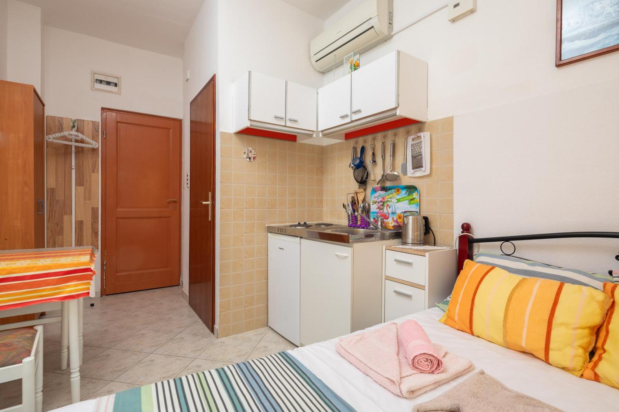 Urban Edge - Beach Apartments Omiš Exterior foto
